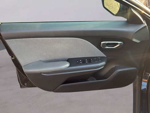 Used 2025 Kia K4 EX FWD image 33