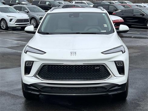 Used 2025 Buick Encore GX Sport Touring w/ Comfort Package image 2