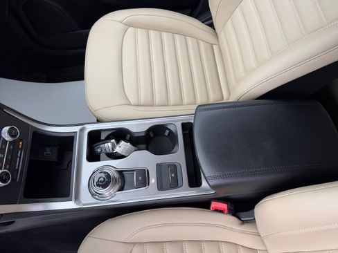 Certified 2024 Ford Edge SEL w/ Convenience Package image 15