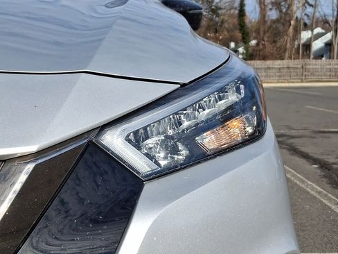 Used 2022 Nissan Versa SR image 30