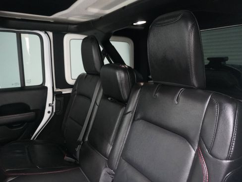 Used 2019 Jeep Wrangler Unlimited Rubicon AWD/4WD image 15