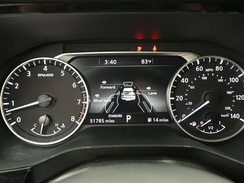 Used 2025 Nissan Pathfinder SL FWD image 13