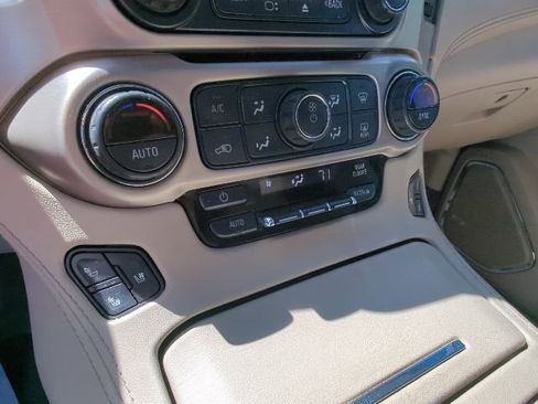 Used 2019 GMC Yukon Denali w/ Denali Ultimate Package AWD/4WD image 37