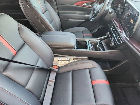 Used 2026 Chevrolet Traverse RS w/ LPO, Floor Liner Package AWD/4WD image 17