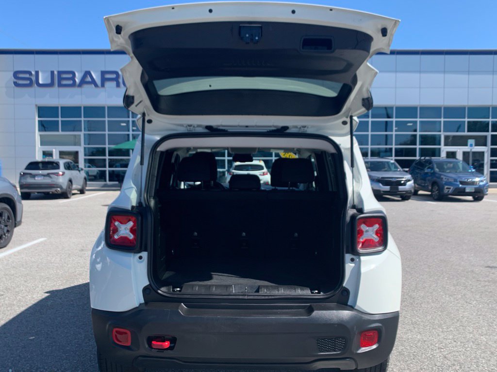 Used 2023 Jeep Renegade Trailhawk AWD/4WD image 29