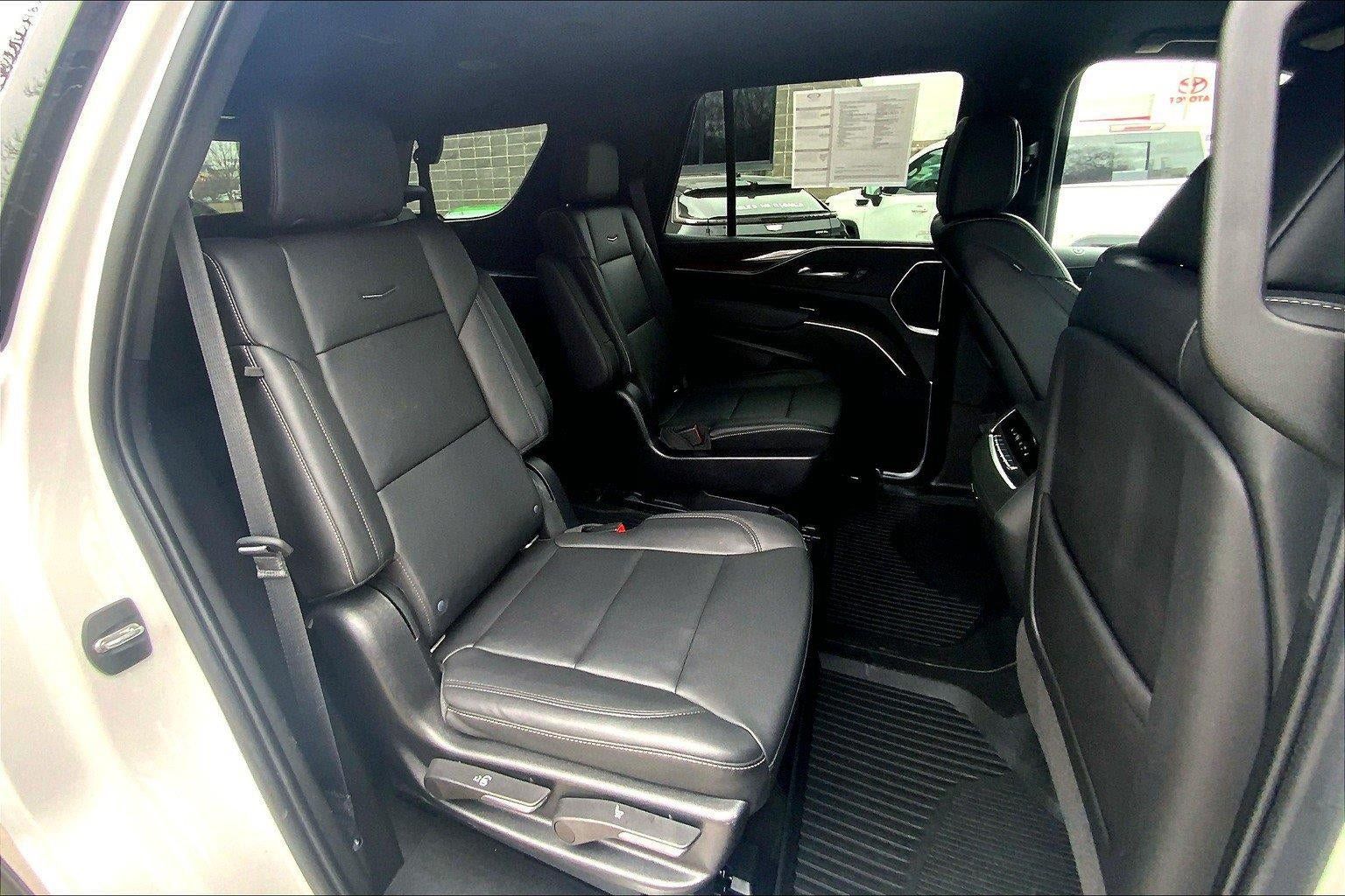 Used 2022 Cadillac Escalade Luxury AWD/4WD image 22