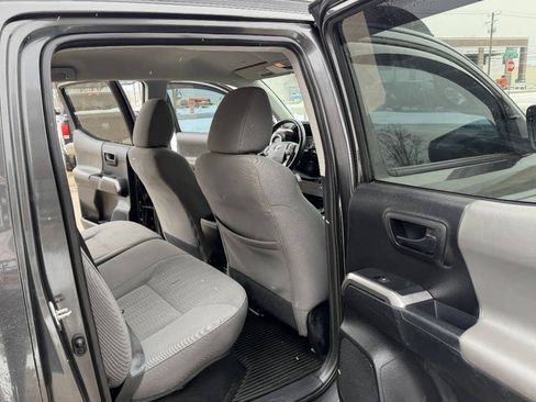 Used 2019 Toyota Tacoma SR image 26