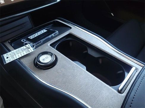 New 2025 Volvo EX90 Ultra image 18