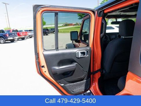 Used 2018 Jeep Wrangler Unlimited Sport S image 12