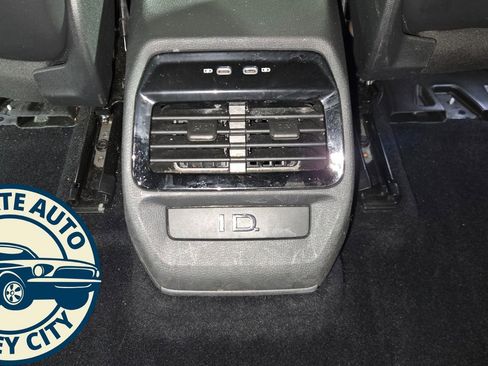 Used 2022 Volkswagen ID.4 Pro S image 33