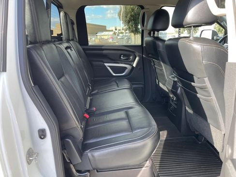 Used 2016 Nissan Titan SL image 23
