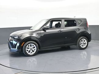 Used 2023 Kia Soul LX w/ Option Group 015 video 2