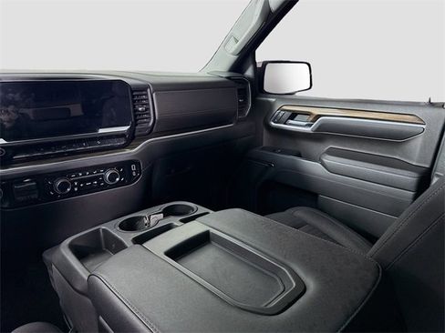 Used 2022 Chevrolet Silverado 1500 LT w/ Z71 Off-Road Package image 23