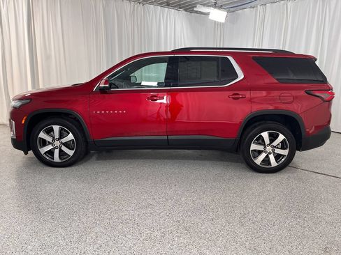 Used 2023 Chevrolet Traverse LT w/ LT Premium Package AWD/4WD image 9