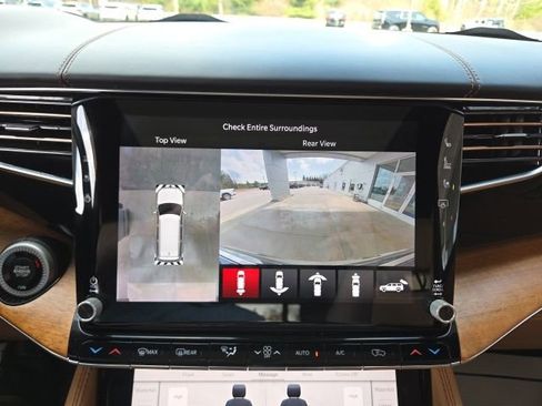 Used 2022 Jeep Grand Wagoneer Series III image 16