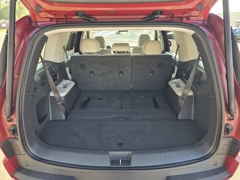 Used 2025 Hyundai Santa Fe SEL FWD image 26