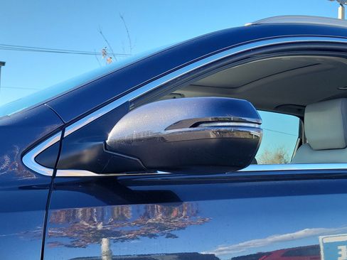 Used 2018 Honda CR-V Touring image 9