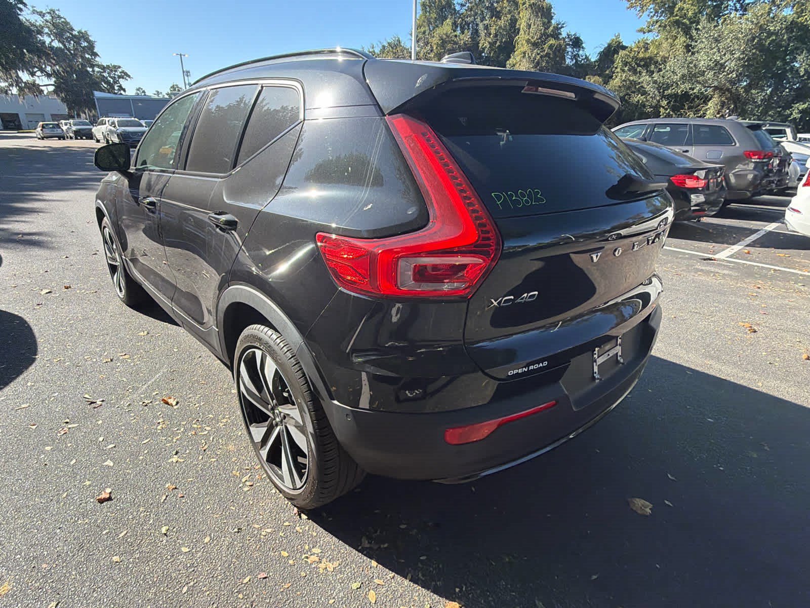 Used 2023 Volvo XC40 B5 Plus w/ Climate Package AWD/4WD image 12