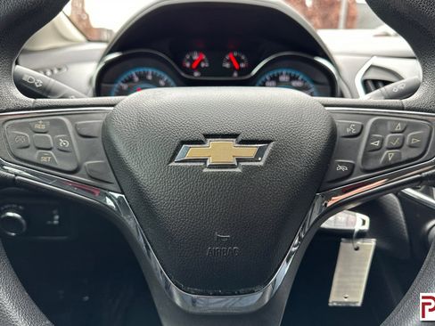 Used 2017 Chevrolet Cruze LT image 24