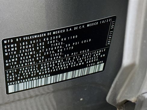 Used 2023 Volkswagen Tiguan SE image 12