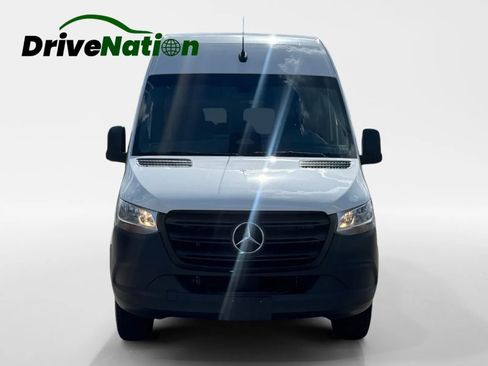 Used 2025 Mercedes-Benz Sprinter 2500 image 2