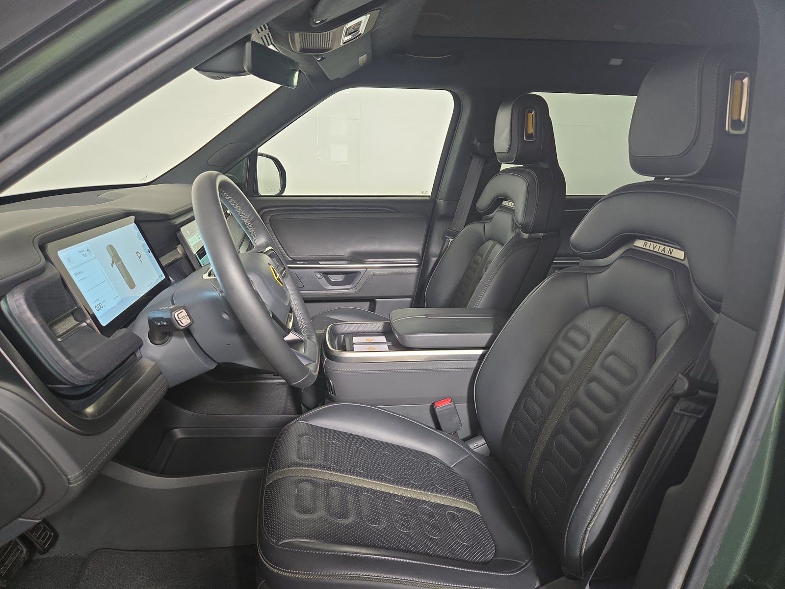Used 2025 Rivian R1S Adventure Dual AWD/4WD image 20