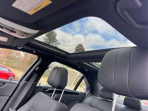 Used 2011 Mercedes-Benz E 550 Sedan image 31