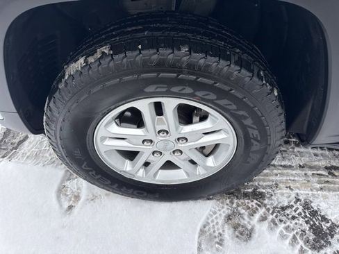 Certified 2025 Jeep Grand Cherokee Laredo w/ Luxury Tech Group I image 34