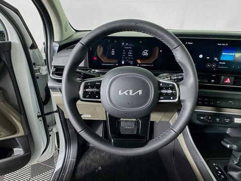 New 2026 Kia Carnival image 11