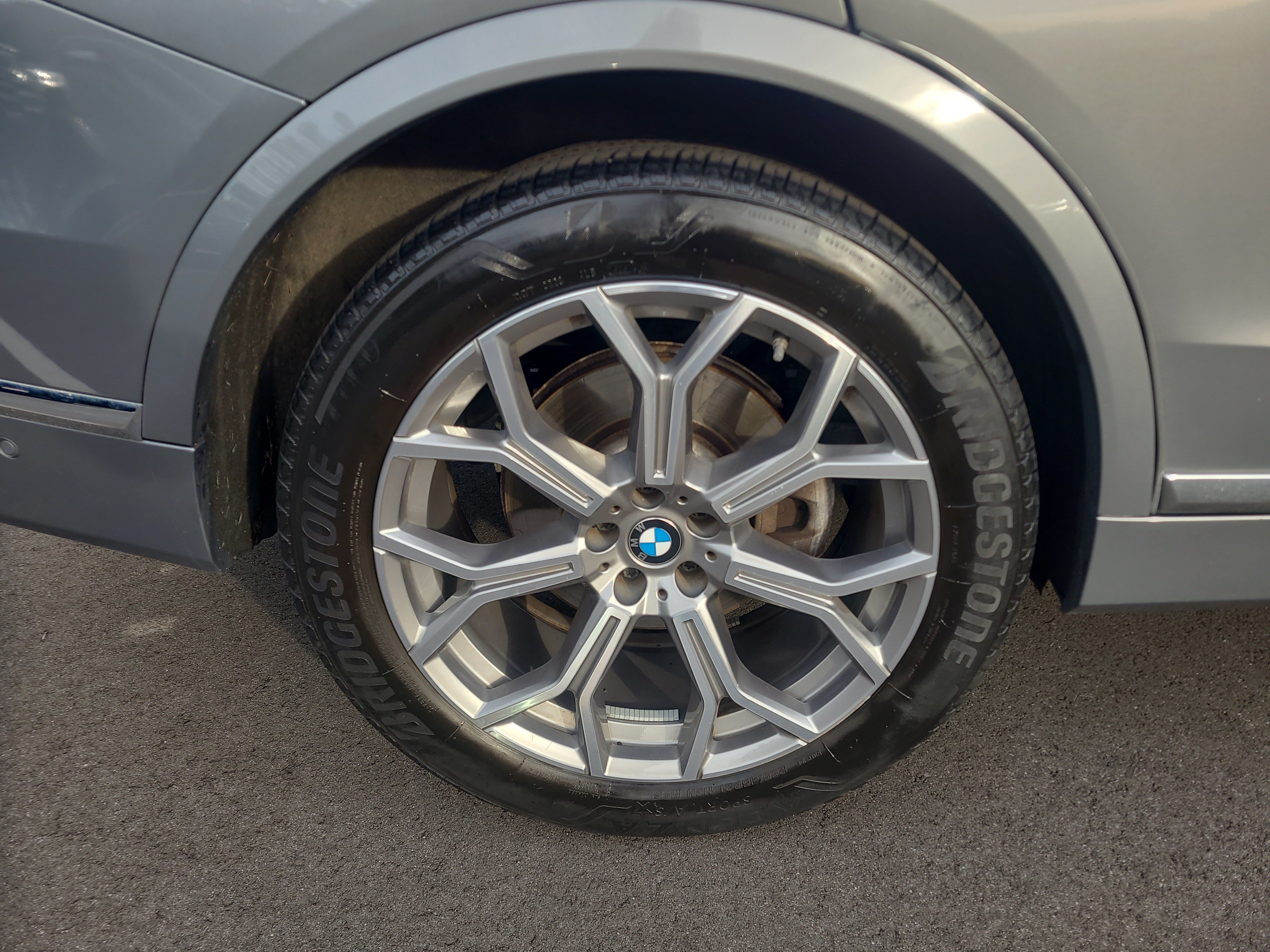 Used 2024 BMW X7 xDrive40i w/ Premium Package AWD/4WD image 11