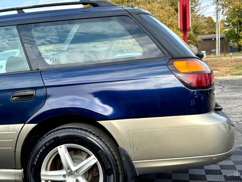 Used 2004 Subaru Outback Wagon image 13