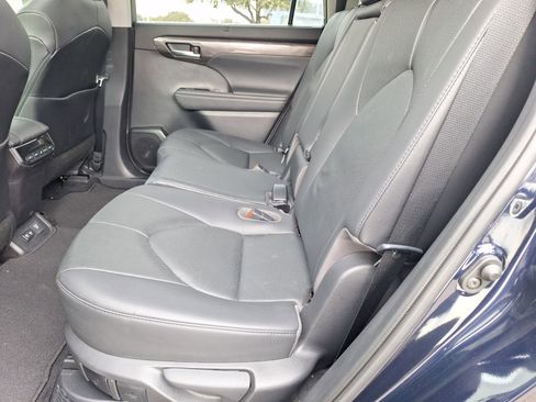 Used 2020 Toyota Highlander Limited image 35