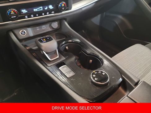 Certified 2023 Nissan Rogue SV image 18