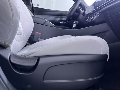 Used 2025 Hyundai Santa Cruz SE image 33