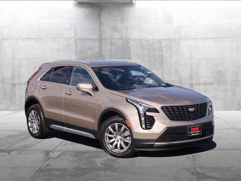 Used 2023 Cadillac XT4 Premium Luxury AWD/4WD image 2