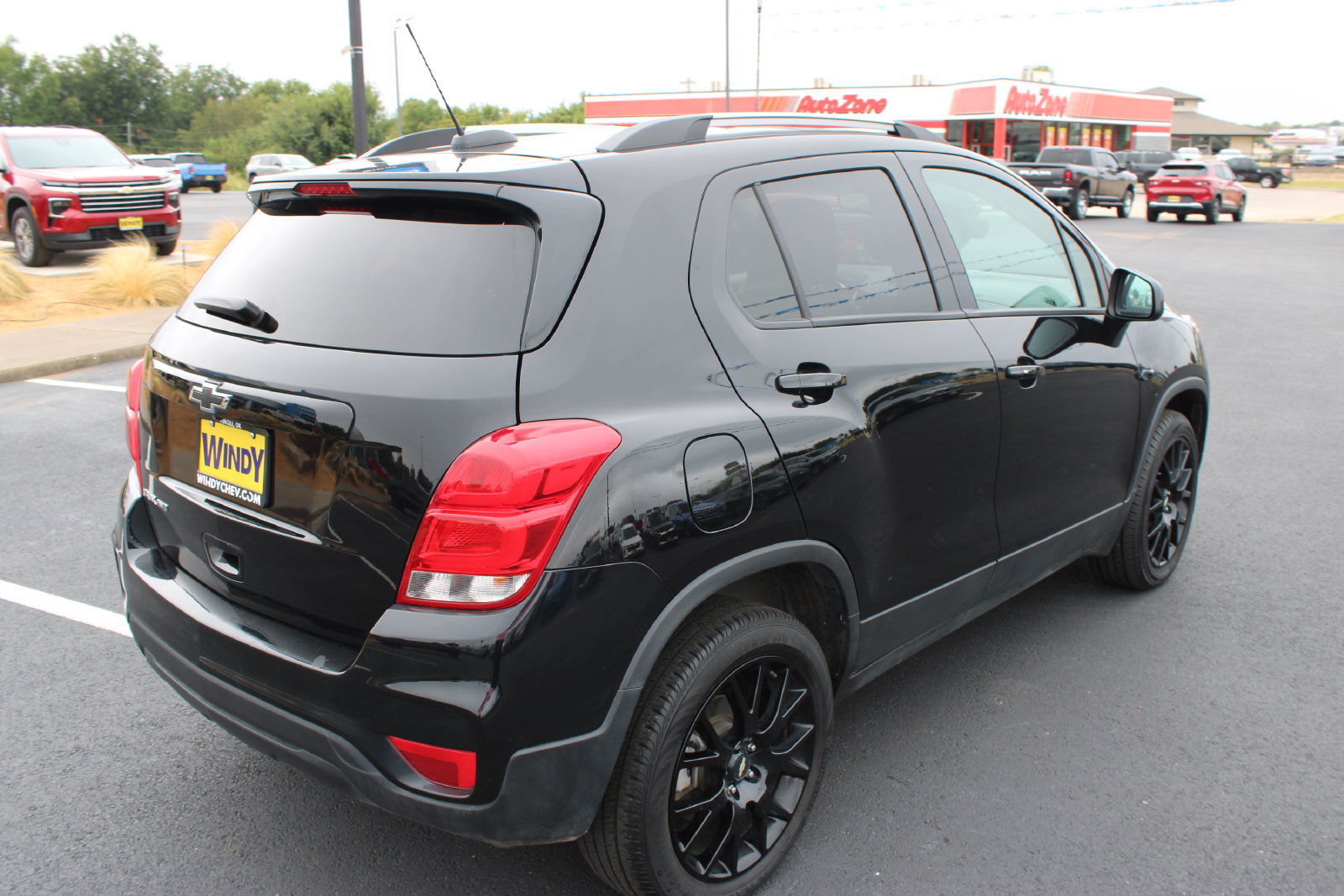 Used 2022 Chevrolet Trax LT w/ Midnight Edition AWD/4WD image 8