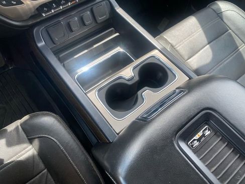 Used 2019 GMC Sierra 2500 Denali w/ Duramax Plus Package image 28