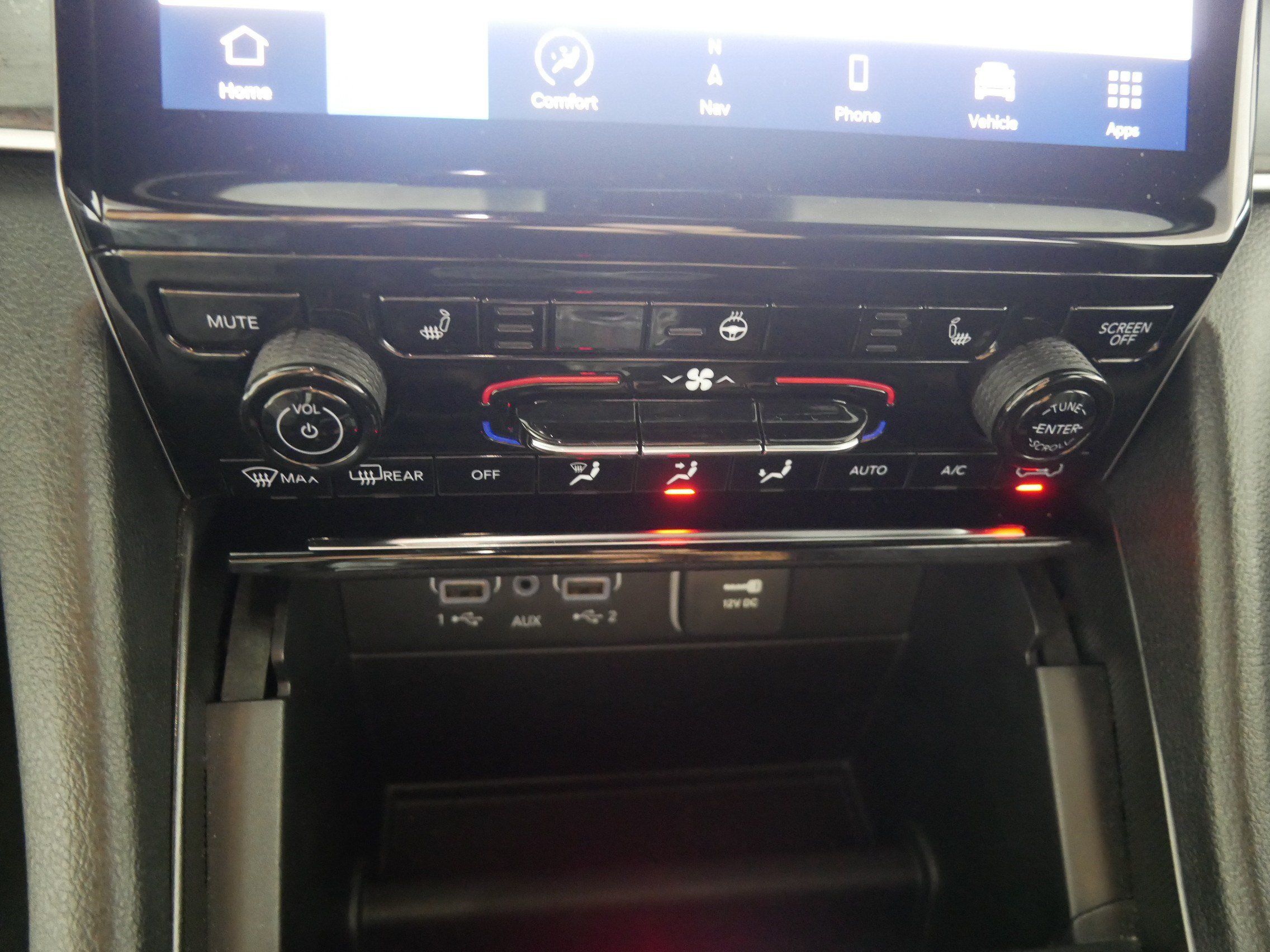 Used 2024 Jeep Grand Cherokee Limited RWD image 23