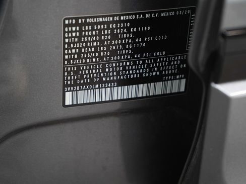 Used 2020 Volkswagen Tiguan SE R-Line image 24