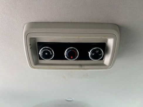 Used 2015 Dodge Grand Caravan SXT w/ UConnect Hands-Free Group FWD image 23