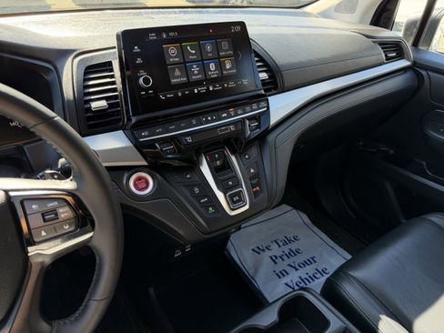 Certified 2025 Honda Odyssey EX-L image 17