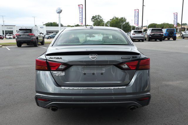 Used 2022 Nissan Altima 2.5 SR w/ Midnight Edition Package FWD image 7