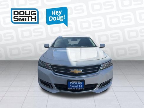 Used 2019 Chevrolet Impala LT w/ LT Convenience Package image 2