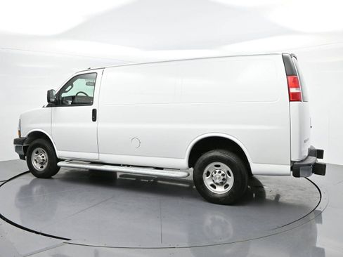 Used 2024 Chevrolet Express 2500 w/ Driver Convenience Package RWD image 4