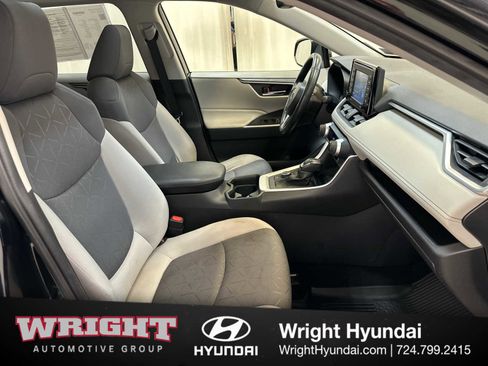 Used 2021 Toyota RAV4 XLE image 18
