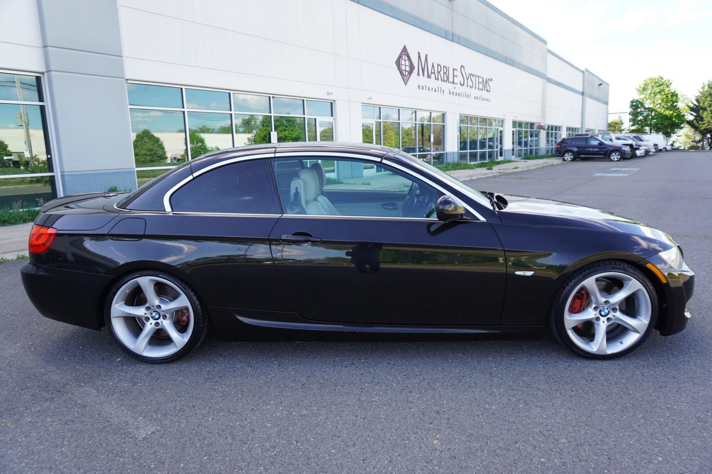 Used 2011 BMW 335i Convertible w/ M Sport Pkg RWD image 8