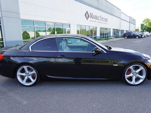 Used 2011 BMW 335i Convertible w/ M Sport Pkg RWD image 8