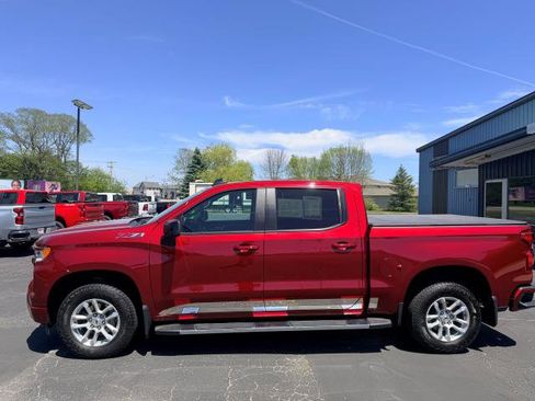 Used 2023 Chevrolet Silverado 1500 RST w/ Convenience Package II AWD/4WD image 2