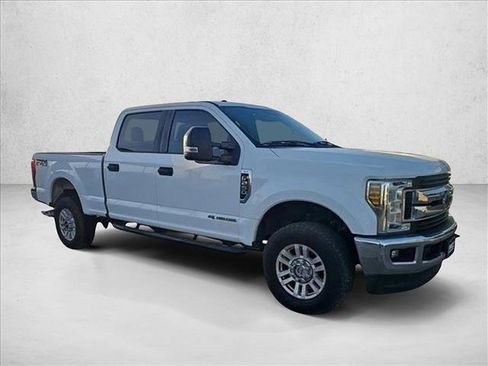 Used 2018 Ford F250 XLT w/ XLT Value Package image 7