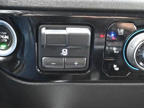 Used 2023 Chevrolet Silverado 1500 LTZ w/ LTZ Convenience Package II AWD/4WD image 32